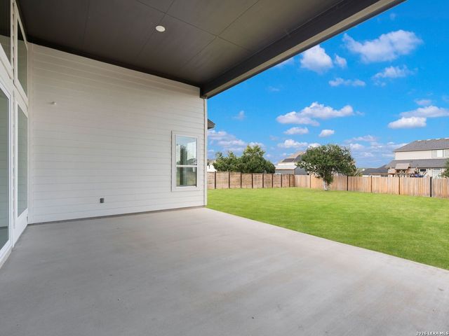 217 Poe Parkway, Castroville, TX 78009
