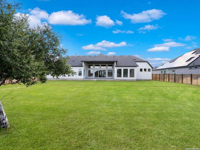 217 Poe Parkway, Castroville, TX 78009