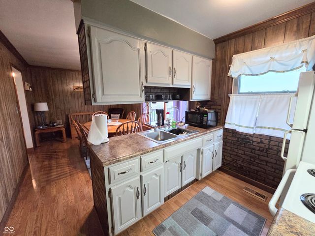 2740 E 250 S, Shelbyville, IN 46176