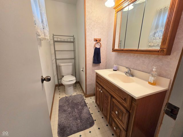 2740 E 250 S, Shelbyville, IN 46176