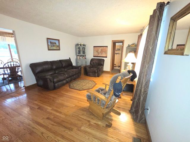2740 E 250 S, Shelbyville, IN 46176