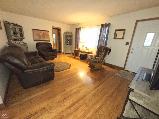 2740 E 250 S, Shelbyville, IN 46176