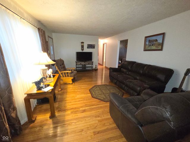 2740 E 250 S, Shelbyville, IN 46176