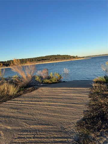 918 Debco LN, Spicewood, TX 78669