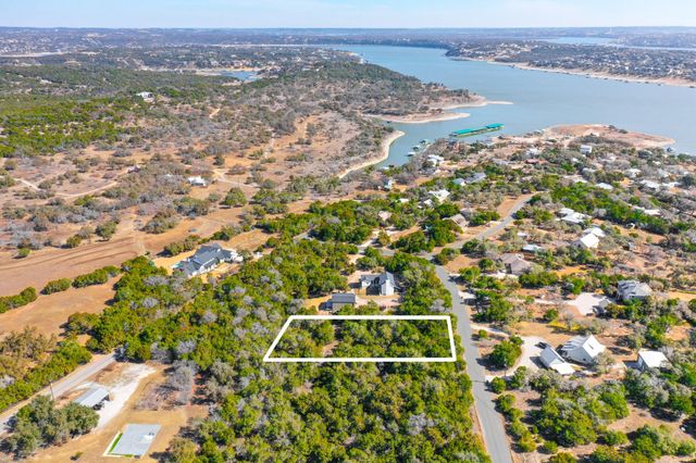 918 Debco LN, Spicewood, TX 78669