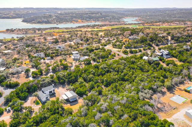 918 Debco LN, Spicewood, TX 78669