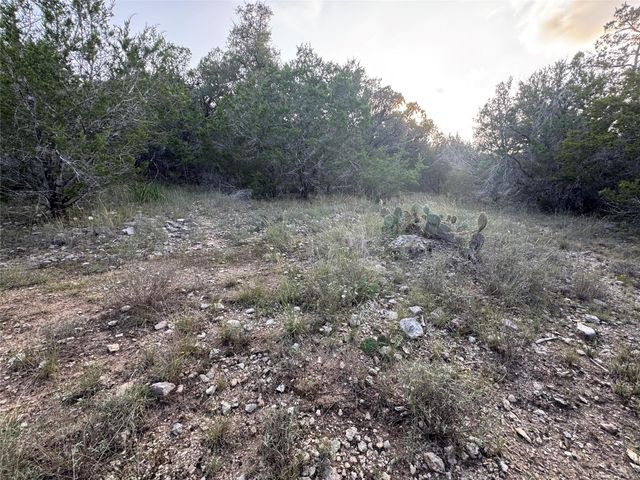 918 Debco LN, Spicewood, TX 78669