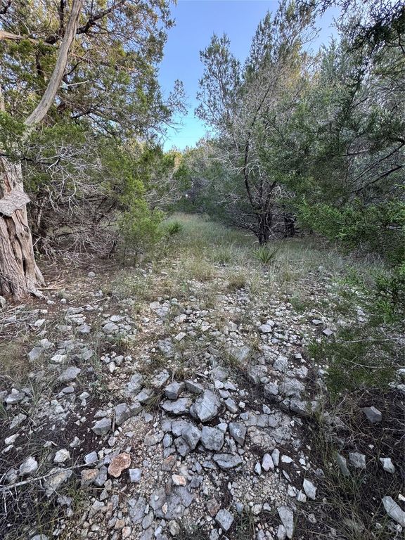 918 Debco LN, Spicewood, TX 78669