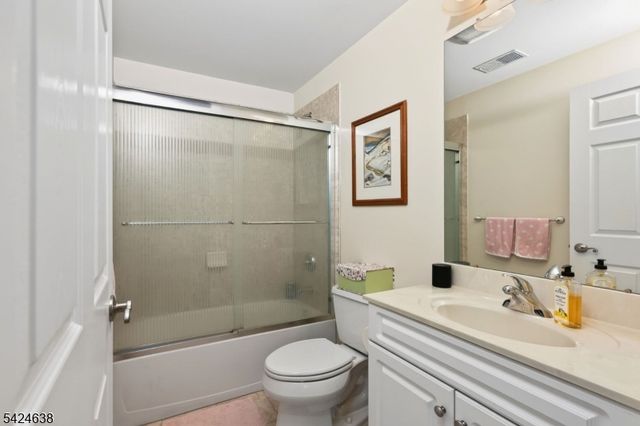 23 Schindler Ct, Franklin Twp., NJ 08873