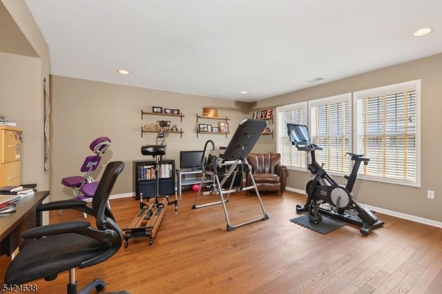 23 Schindler Ct, Franklin Twp., NJ 08873