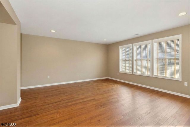 23 Schindler Ct, Franklin Twp., NJ 08873