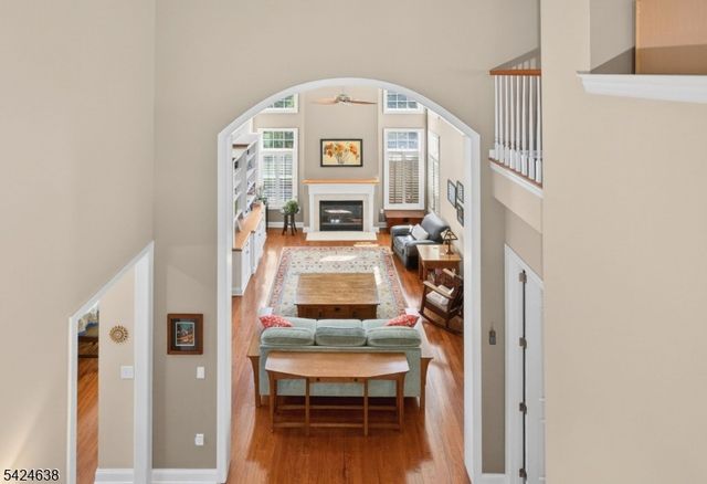 23 Schindler Ct, Franklin Twp., NJ 08873