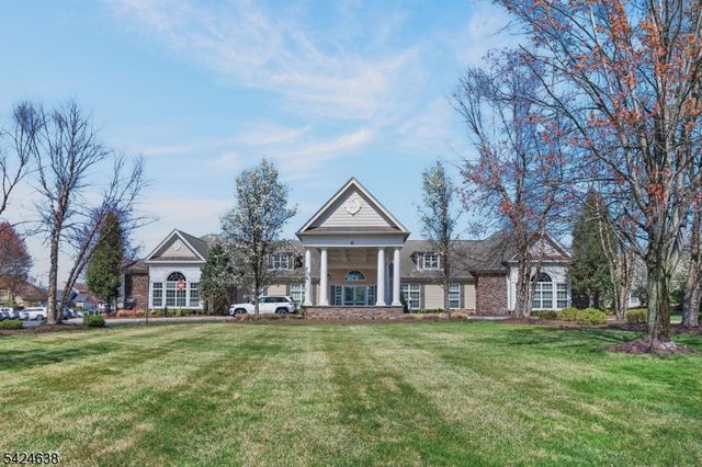 23 Schindler Ct, Franklin Twp., NJ 08873