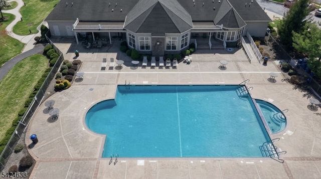 23 Schindler Ct, Franklin Twp., NJ 08873