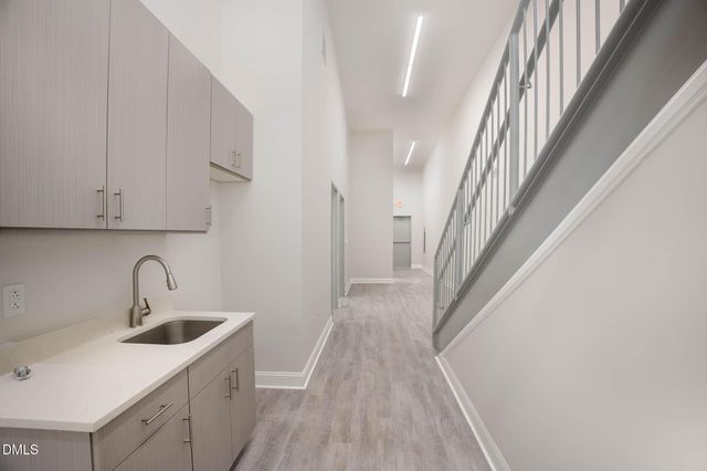 5621 Departure Drive 101, Raleigh, NC 27616