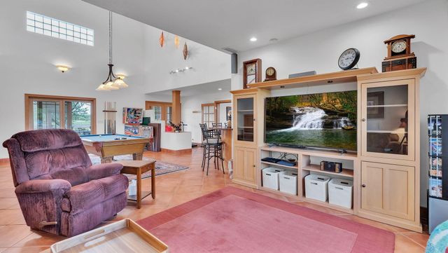 535 Cacahuate SW, Albuquerque, NM 87105