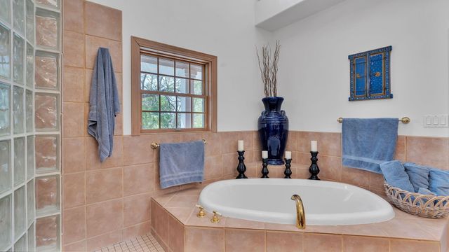 535 Cacahuate SW, Albuquerque, NM 87105