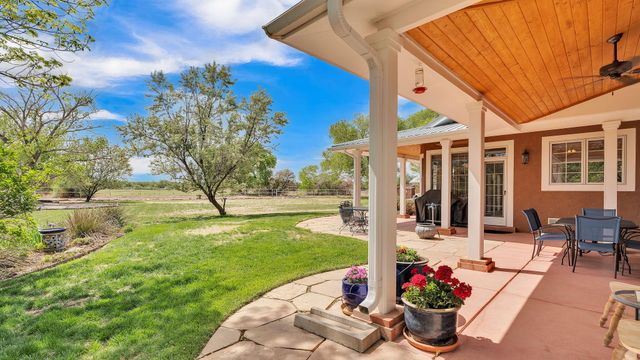 535 Cacahuate SW, Albuquerque, NM 87105