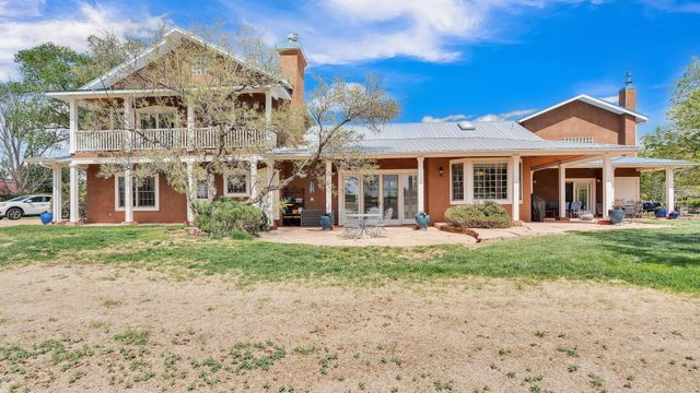 535 Cacahuate SW, Albuquerque, NM 87105