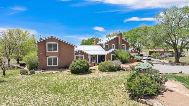 535 Cacahuate SW, Albuquerque, NM 87105