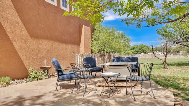 535 Cacahuate SW, Albuquerque, NM 87105