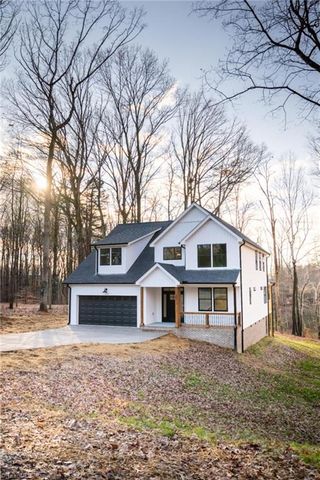 205 Crestwood Drive, Pilot Mountain, NC 27041