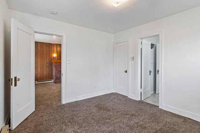 917 E Bridgeport Ave, Spokane, DE 99207