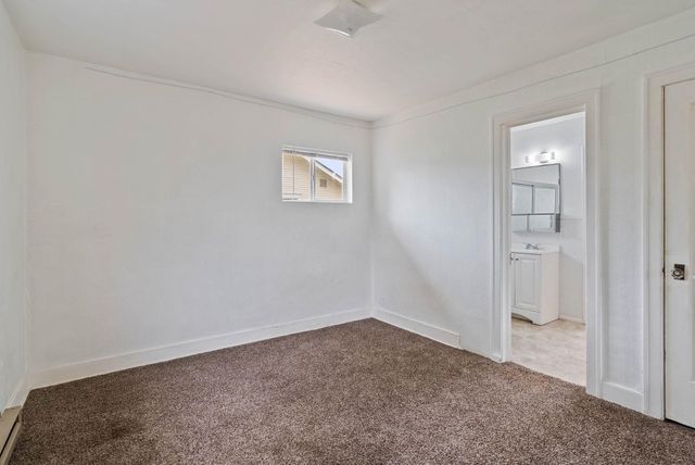 917 E Bridgeport Ave, Spokane, DE 99207