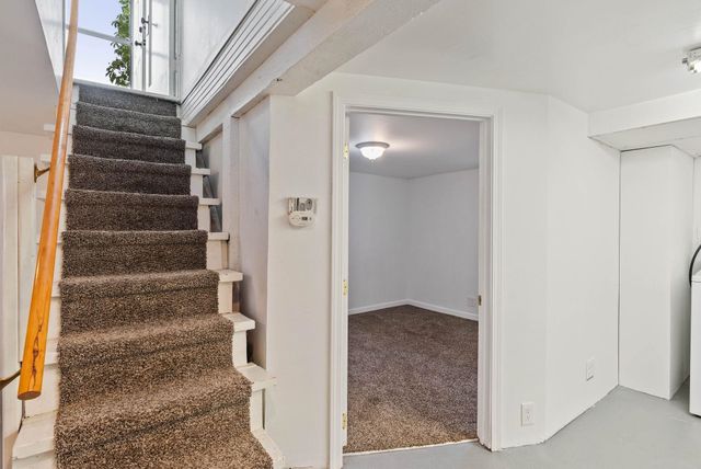 917 E Bridgeport Ave, Spokane, DE 99207