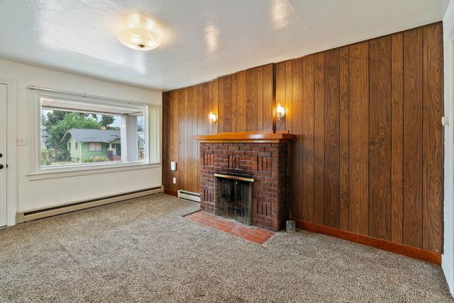 917 E Bridgeport Ave, Spokane, DE 99207