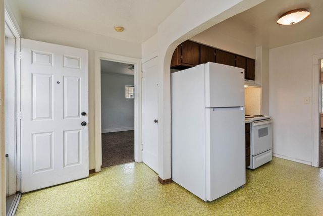 917 E Bridgeport Ave, Spokane, DE 99207