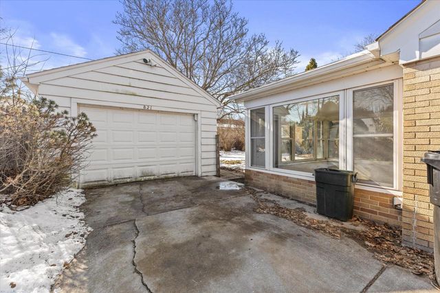 821 Lombard AVENUE, Racine, WI 53402