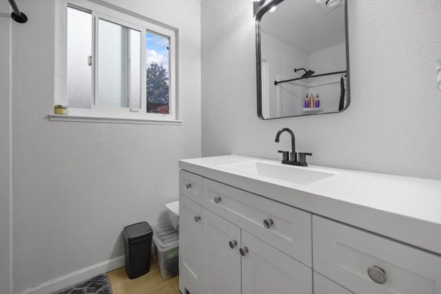 3011 De Ovan Ave, Stockton, CA 95204