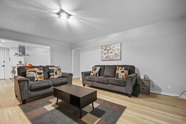 3011 De Ovan Ave, Stockton, CA 95204