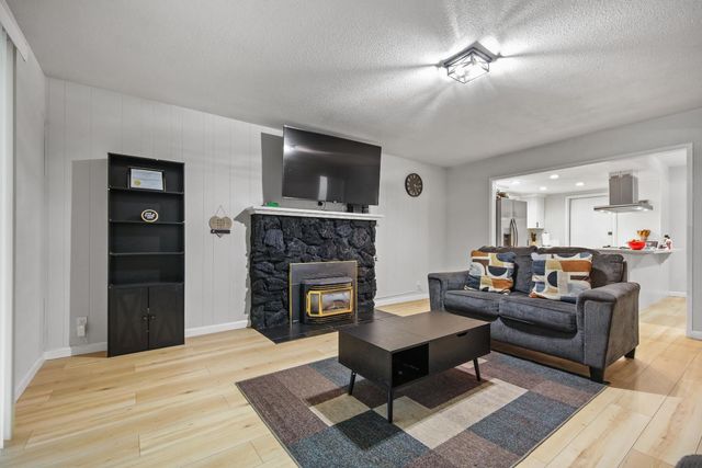 3011 De Ovan Ave, Stockton, CA 95204