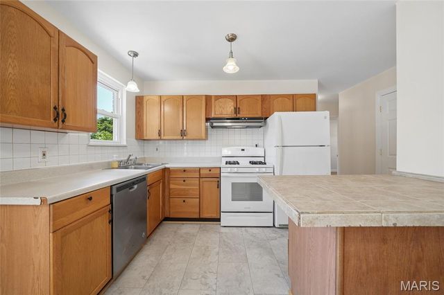 9668 Amona Court, Affton, MO 63123