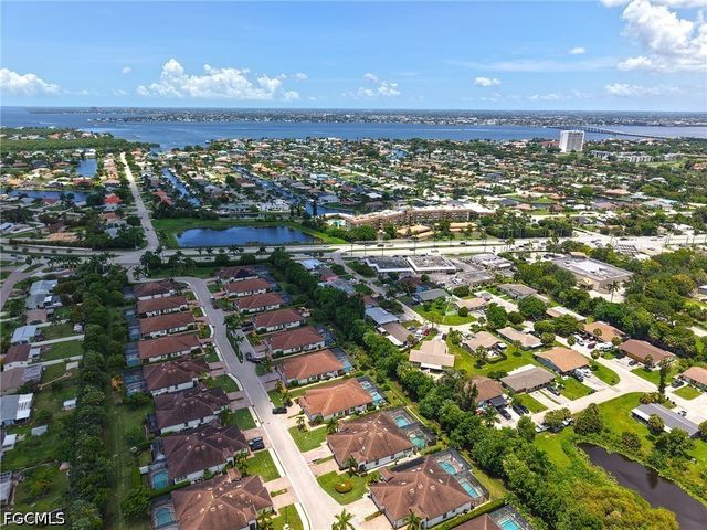 1169 S Town And River DR, Fort Myers, FL 33919