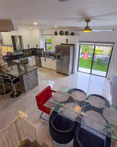 4715 Caspian Way, Davie, FL 33314