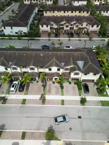 4715 Caspian Way, Davie, FL 33314
