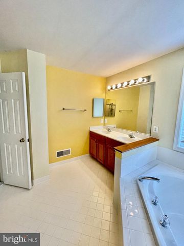 9505 WIGWAG CT, Manassas, VA 20111