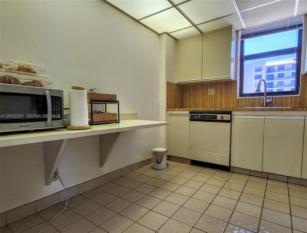 18181 NE 31st Ct 1710, Aventura, FL 33160