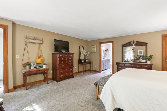 5 Dawn Way, Carver, MA 02330