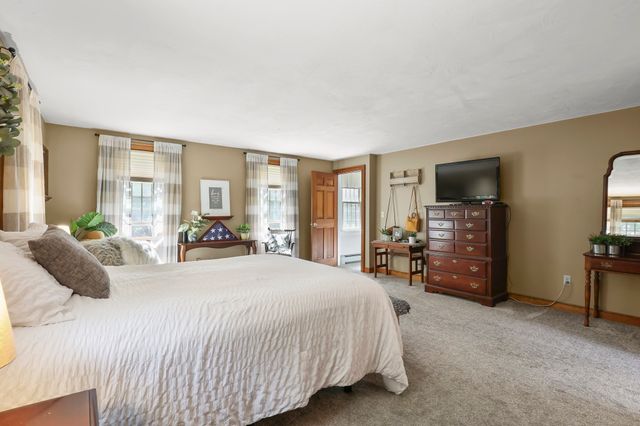 5 Dawn Way, Carver, MA 02330