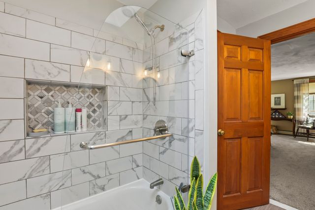 5 Dawn Way, Carver, MA 02330