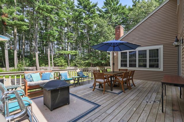 5 Dawn Way, Carver, MA 02330