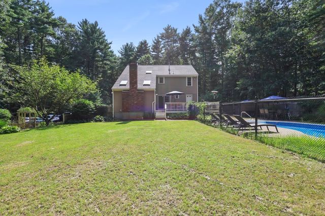 5 Dawn Way, Carver, MA 02330