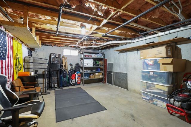 5 Dawn Way, Carver, MA 02330