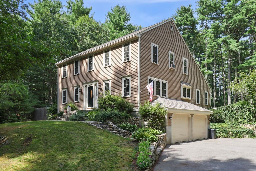 5 Dawn Way, Carver, MA 02330