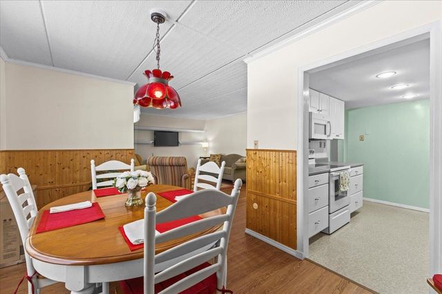 125 Kennedy Dr Apt 3, South Burlington, VT 05403