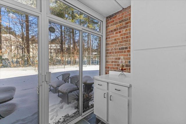 125 Kennedy Dr Apt 3, South Burlington, VT 05403